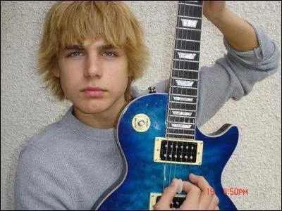 Comment s`appelle Cody Linley dans Hannah Montana ?