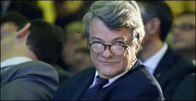 Homme politique français, né le 7 avril à Paris, il est avocat, député-maire de Valenciennes et plusieurs fois ministre.