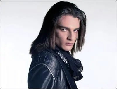 De qui tombe-t-elle amoureuse lors d'un épisode ?