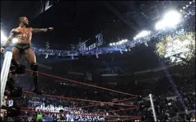 En 2009, quel était son dernier adversaire quand il a gagné le Royal Rumble ?