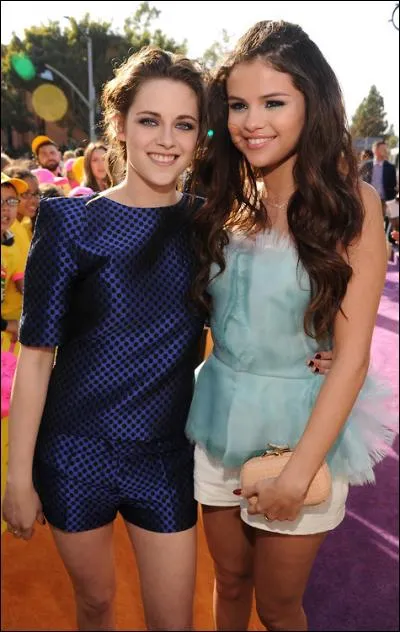 Avec qui Selena est-elle ?