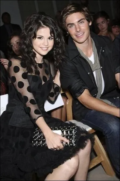 Avec qui Selena est-elle ?