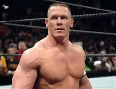 En 2001, quel était son pseudonyme ?