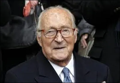 Le 1er juin 2010, je reçois le 34e prix de la fondation Pierre-Lafue pour l'ensemble de mon uvre. Nommé membre d'honneur du "mouvement contre le racisme et pour l'amitié entre les peuples (MRAP)" et membre étranger de l'Académie roumaine, je suis enfin président fondateur d'une association que je crée en 1970 et qui entretient la mémoire d'un de nos plus grands écrivains et qui se nomme :