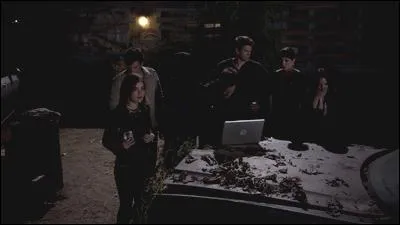 Qui dcouvrons-nous comme nouveau  A   la fin de l'pisode ?