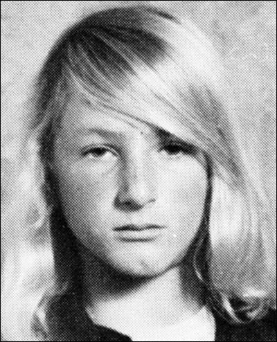 Vous n'allez pas le croire, mais cette jeune fille n'a pas changé de sexe, car c'est un garçon ! Mais qui donc ?