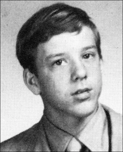 Se mettre à la boxe après s'être fait refaire sa tête de Mickey, il faut le faire, quand même ! Quel est son nom ?