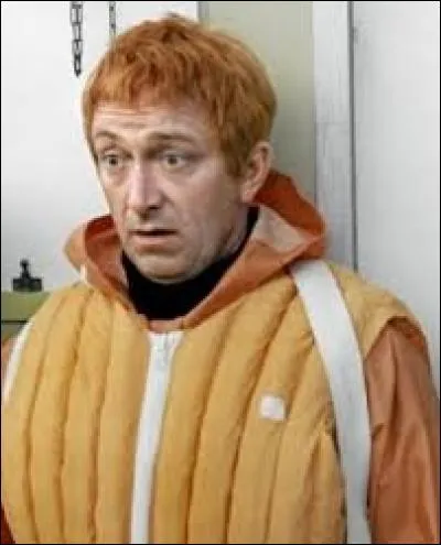 Homme de théâtre et de cinéma, il est notamment le fondateur de la célèbre troupe de comédiens "Les Branquignols", dans les années 40. A noter aussi, un sympathique rôle aux côtés de Louis de Funès dans Le "Petit Baigneur", qu'il a également réalisé. Qui est-ce ?