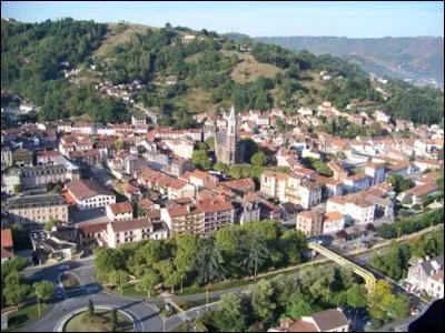Cette ville a été, pendant plus d'un siècle, avec ses forges et ses mines, un des grands centres industriels français. Où sommes-nous ?