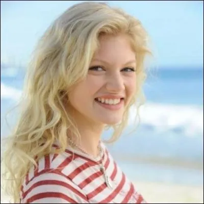 Comment s'appelle cette fille ?