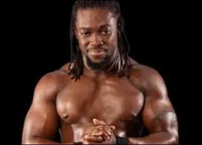 Lors de SummerSlam 2011, avec quels catcheurs Kofi fait-il équipe pour affronter The Miz, Alberto Del Rio et R-Truth ?