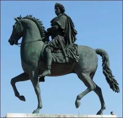 Où se trouve cette statue équestre de Louis XIV ?