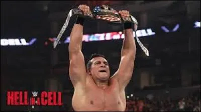 En fin d'année 2015, Alberto Del Rio revient à la WWE. En affrontant qui remporte-t-il le titre des États-Unis à Hell in a Cell ?