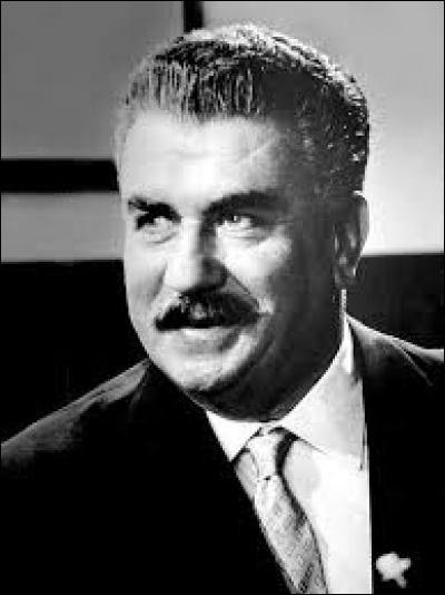 Janvier : Dans la série des ''Don Camillo'' , Gino Cervi était le maire communiste de la petite ville de Brescello. Qui lui donnait la réplique dans le rôle du curé ?