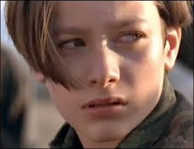 Un autre visage connu. A qui appartient-il ?