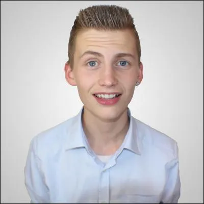 Quel est le nom de la chaîne de ce youtubeur ?