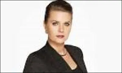 Comment se prénomme la mère de Sofía, Irina et Andrea ?