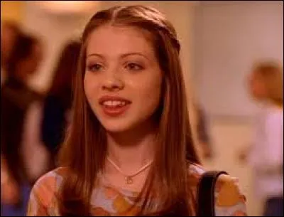 Qui est cette fille ? Est-elle morte ?