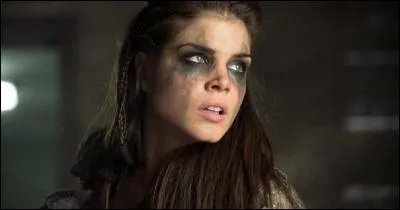 Qui est cette jeune femme qui apparaît dès la saison 1 ?