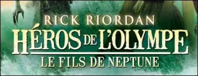 Quand le fils de Neptune arrive à l'entrée du camp Jupiter, quelqu'un lui demande quelque chose. Que doit il faire ?