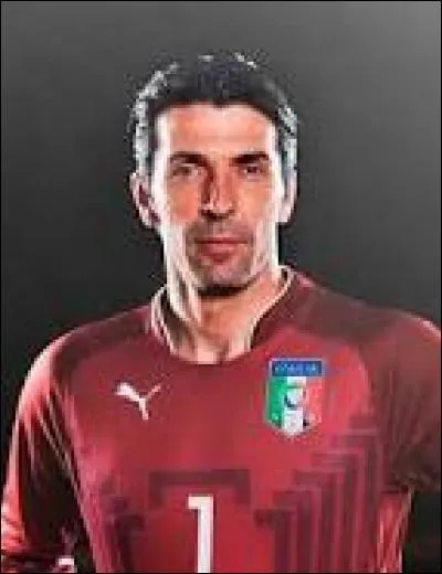 Qui est ce footballeur ?