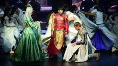 Dans la comédie musicale, qui joue Guenièvre ?