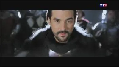 Dans la comédie musicale, qui joue Arthur ?