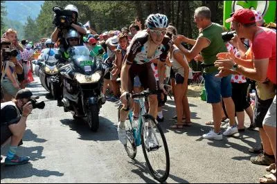 Romain Bardet est un grand espoir du cyclisme franais. O gagna-t-il sa victoire au Tour 2015 ?