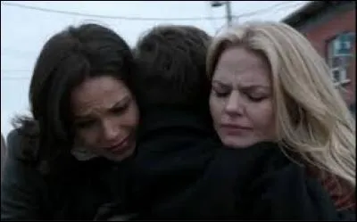 Pour contrer la maldiction de Peter Pan, Regina doit faire disparaitre Storybrook, mais....