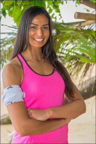 A quel âge Karima s'est-elle engagée dans l'armée ?