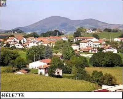 Je vous emmène à la découverte d'Hélette. Village basque, il se situe dans le département ...