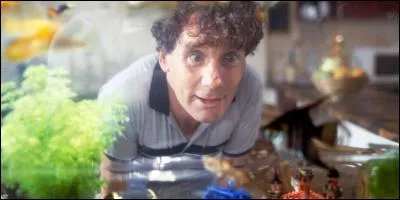 Dans le film humoristique américano britannique, " un poisson nommé Wanda" quel est le nom de l'actrice principale, fille d'un acteur célèbre qui tourna dans "Certains l'aiment chaud" ?