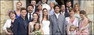 Qui amène Clem à l'hôtel, lors de son mariage ?