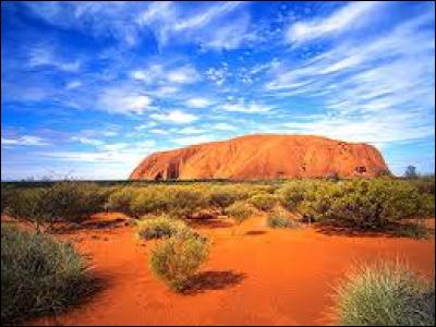 Bonjour, je m'appelle Danaé, je viens d'Australie, mon ethnie vit dans le bush australien ; notre culture est basée sur ce qu'on appelle le "dreamtime". Mon ethnie est celle des :