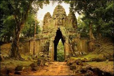 Bonjour, je m'appelle Meng, je viens du Cambodge, mon ethnie est dominante au Cambodge et notre langue porte même son nom. Mon ethnie est celle des :