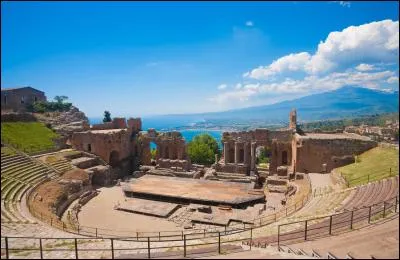 Combien de filles de Cocalos, roi de Sicile, assassina le roi Minos ?