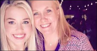 Comment s'appelle sa mère ?