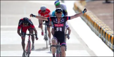 Le 12 avril 2015, l'arrivée d'une grande course cycliste. Laquelle ?