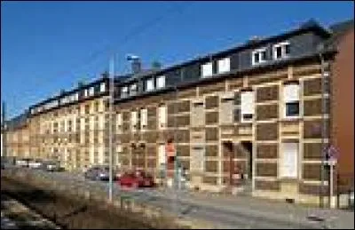 Laquelle de ces villes est située au Luxembourg ?