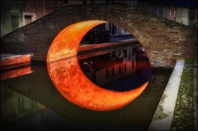 De nouveau un "pont lune" : dans quelle ville et quel pays ?