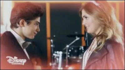 Qui est Math Girl ? (La personne avec qui chante Sam.)