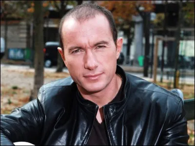 Il a commencé sa carrière télévisuelle en animant l'émission "Pascal, le grand frère" de 2006 à 2013 sur...