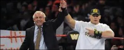 Qui est la personne ayant remporté le plus la ceinture de la WWE ? (12 fois)