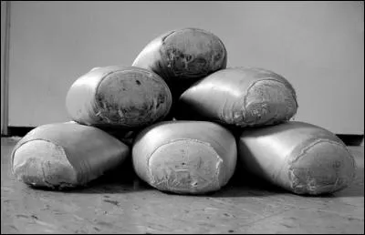 Combien de paires utilise en moyenne une danseuse étoile (par mois) ?