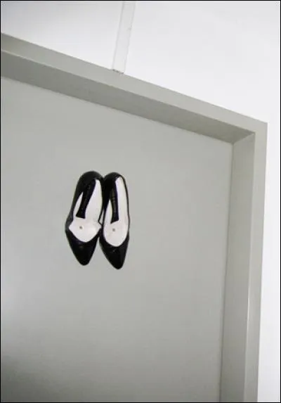 Pratique lorsqu'il y a la queue ! Où se trouve le pendant masculin de cette porte ?