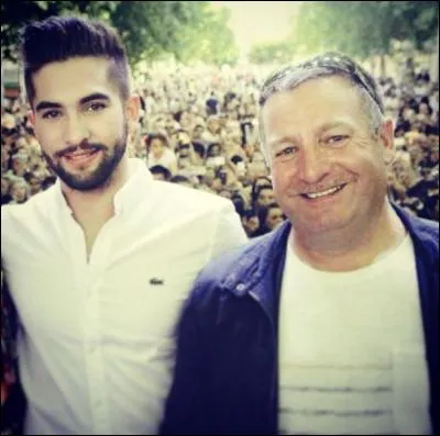 Comment s'appelle son papa ?