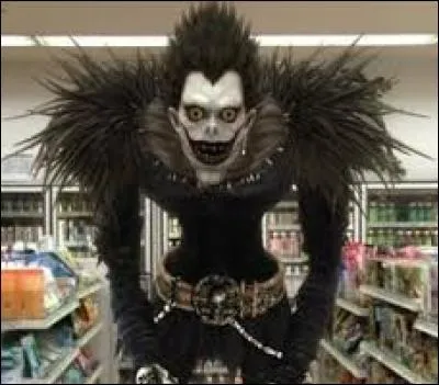 Bouh ! Désolé pour les coeurs sensibles ! 
Quel est le fruit préféré de ce shinigami (dieu de la Mort) ?