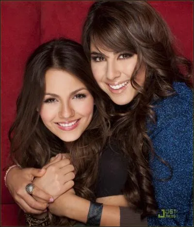 Quel est le nom de famille de Tori et Trina ?