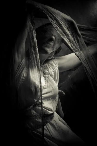 Ces nymphes sont les servantes de la déesse Hécate aux enfers. Qui sont-elles ?