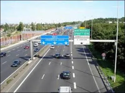 D'après le Code de la route, quelle est la vitesse maximale autorisée sur une autoroute par beau temps ?